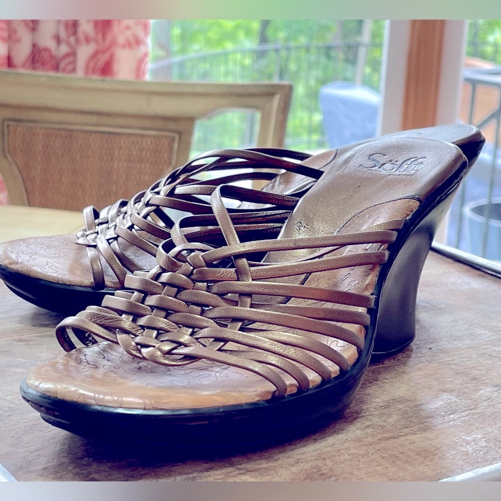 Sofft Bronze Wedges